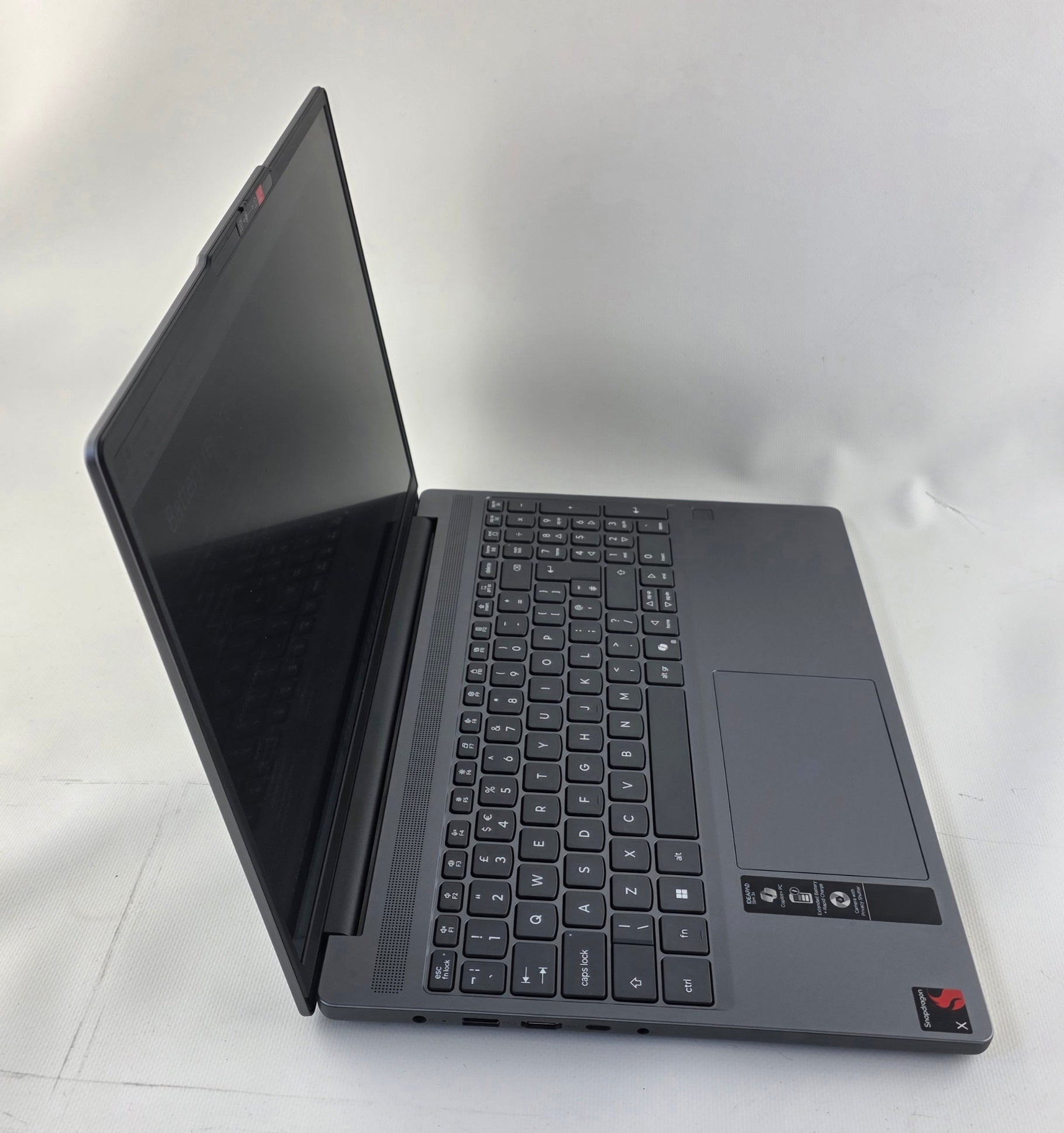 Lenovo IdeaPad Slim 3 15Q8X10 – Snapdragon X 8-Core, 16GB RAM, 1TB SSD