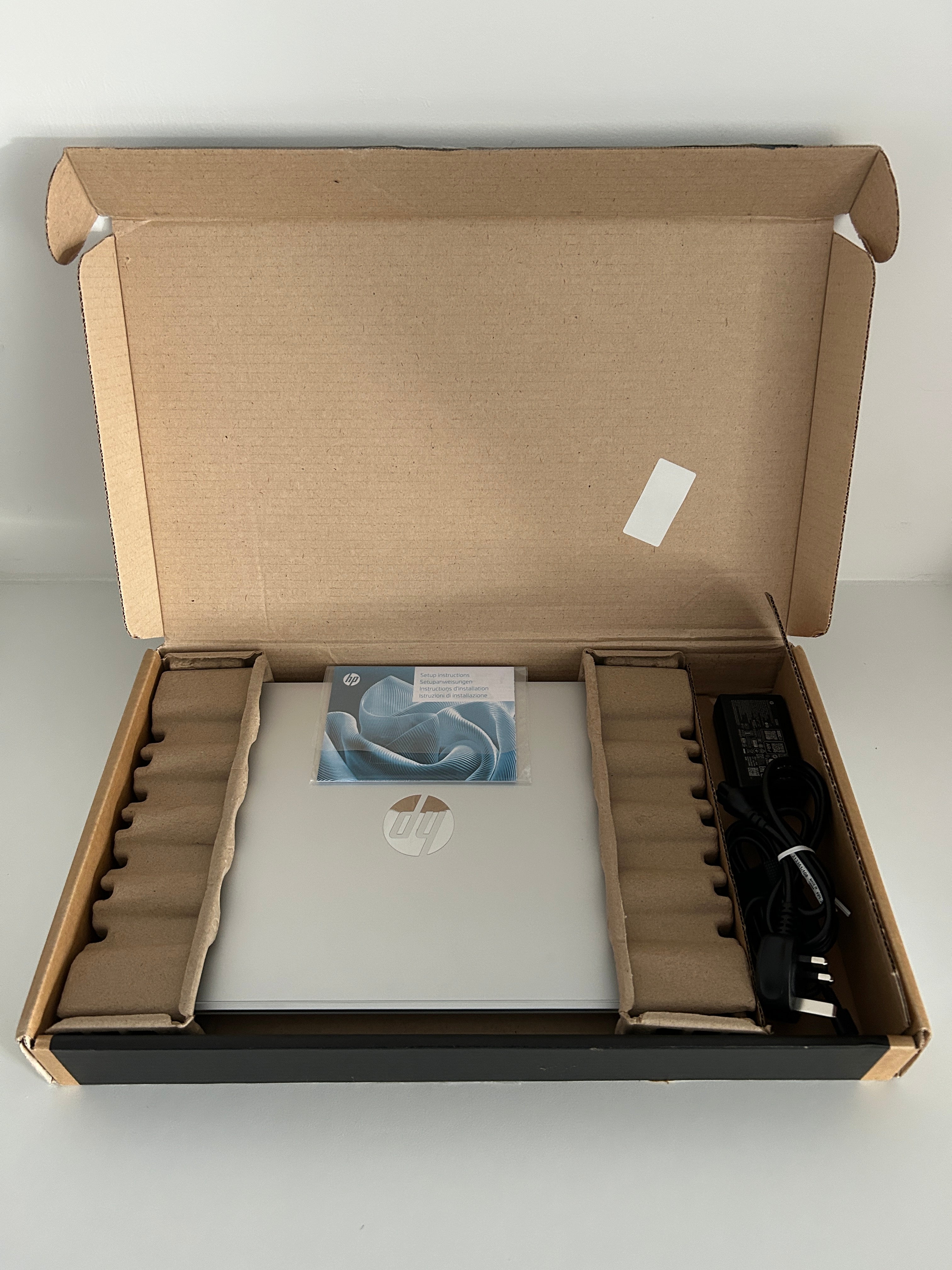HP OmniBook 5 Touchscreen Laptop – Ryzen AI 7 350, 16GB RAM, 1TB SSD